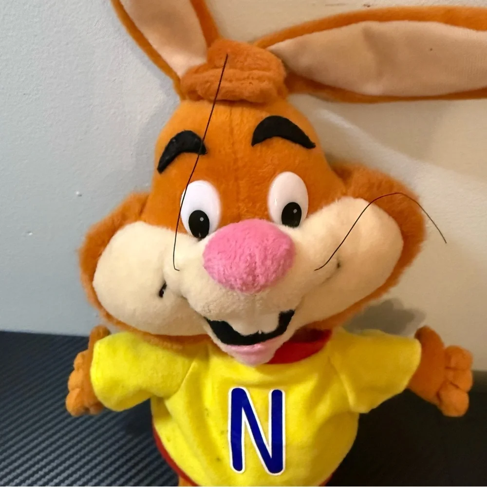 🐰 Vintage 2001 Nestlé Nesquik Bunny Plush – “N” Shirt – Toy Network Plush - Picture 2 of 12